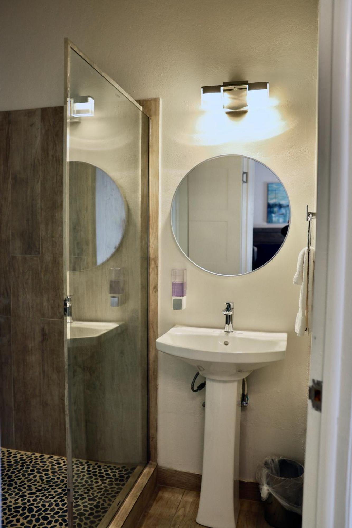 The Moxy Hotel English Harbour Bagian luar foto