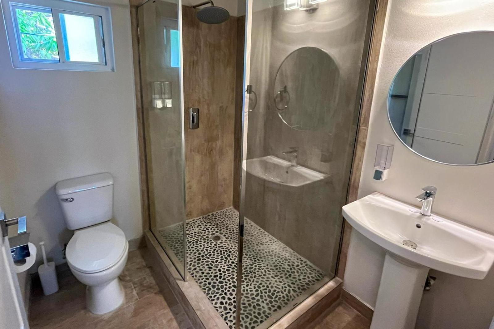 The Moxy Hotel English Harbour Bagian luar foto