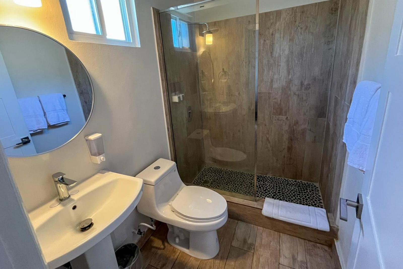 The Moxy Hotel English Harbour Bagian luar foto